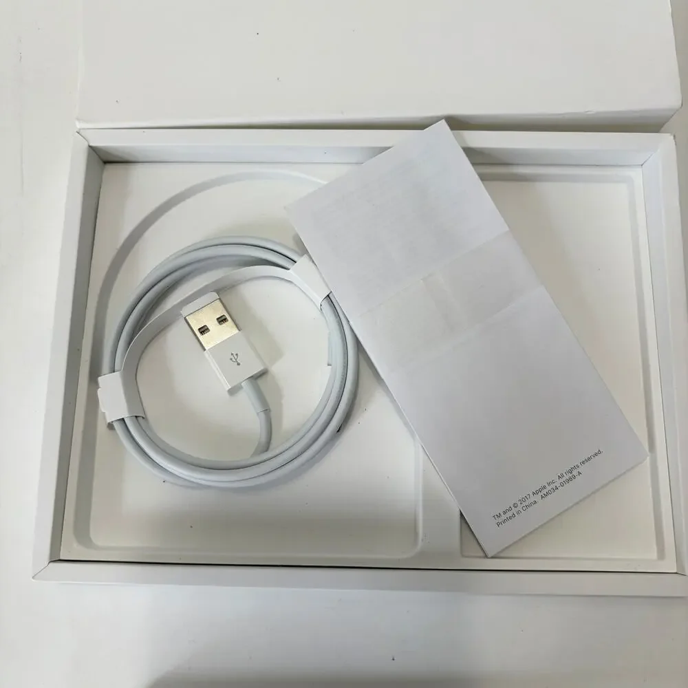 Apple Magic Trackpad 2 A1535 White w/ Box Genuine Lightning Cable Tested